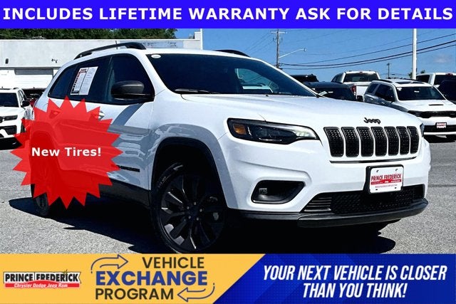 2021 Jeep Cherokee 80th Anniversary 4x4 in Bright White Clearcoat — front three-quarter view