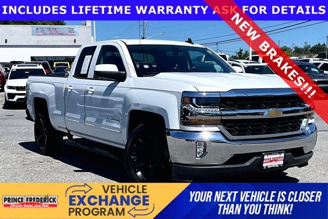 2018 Chevrolet Silverado 1500 LT in Summit White — front three-quarter view