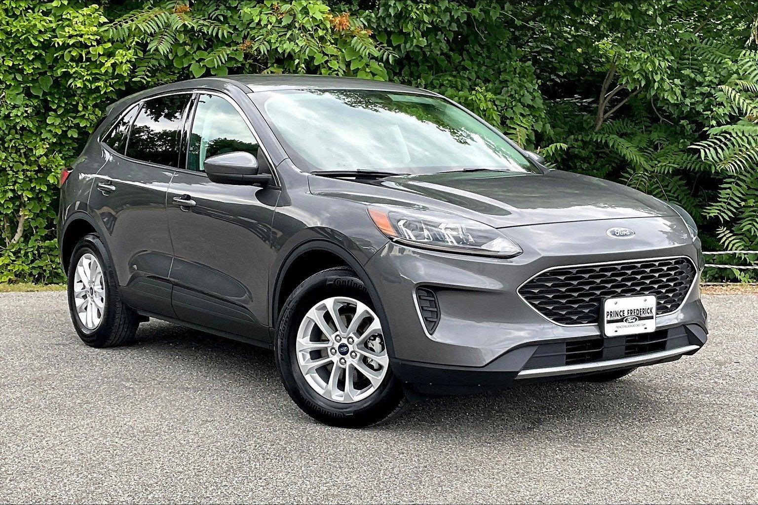 2021 Ford Escape SE in Carbonized Gray Metallic — front three-quarter view