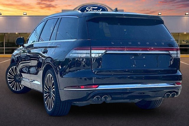 2020 Lincoln Aviator — side profile view