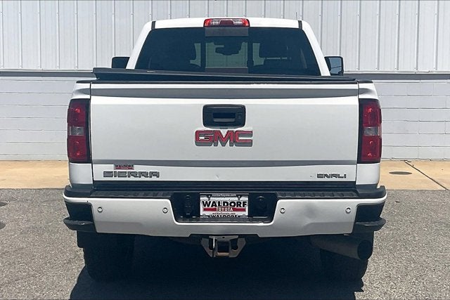2016 GMC Sierra — detail view
